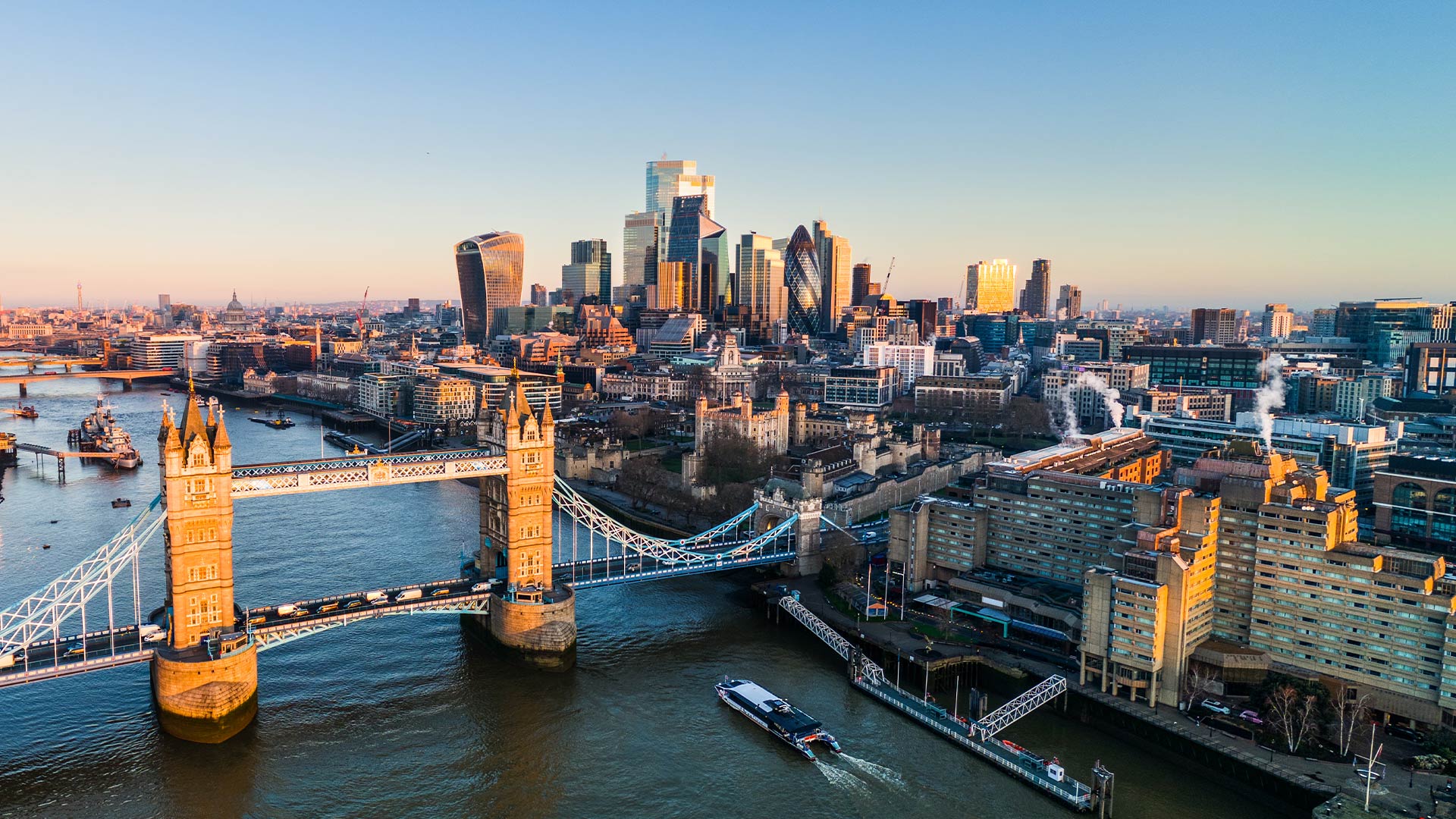 ОФИС В ВЕЛИКОБРИТАНИИ