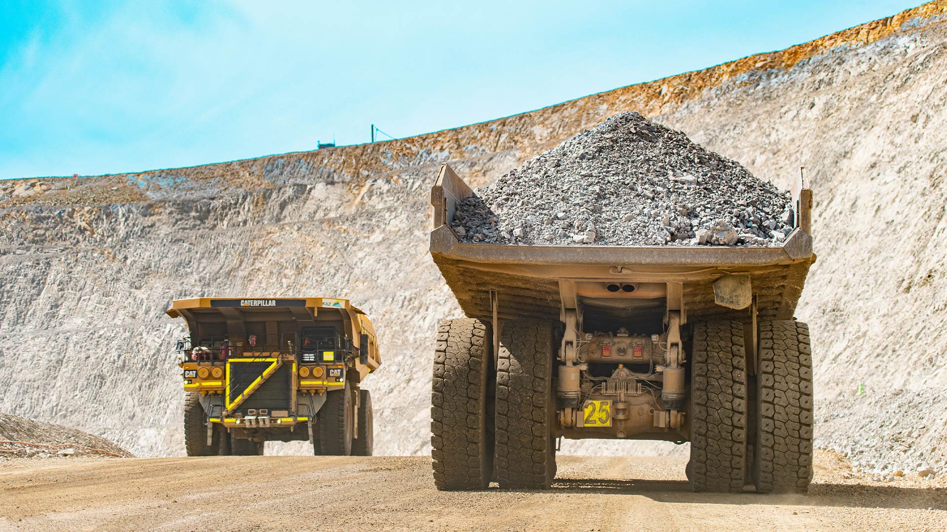 Существенность Чтобы обеспечить соответствие наших усилий по обеспечению устойчивого развития ожиданиям заинтересованных сторон, мы регулярно консультируемся как с внутренними, так и с внешними группами для определения областей корпоративной ответственности, наиболее актуальных для KAZ Minerals. Консультации позволяют нам определить, на какие области следует направлять ресурсы и в каких аспектах сосредоточить внимание в отчетности.